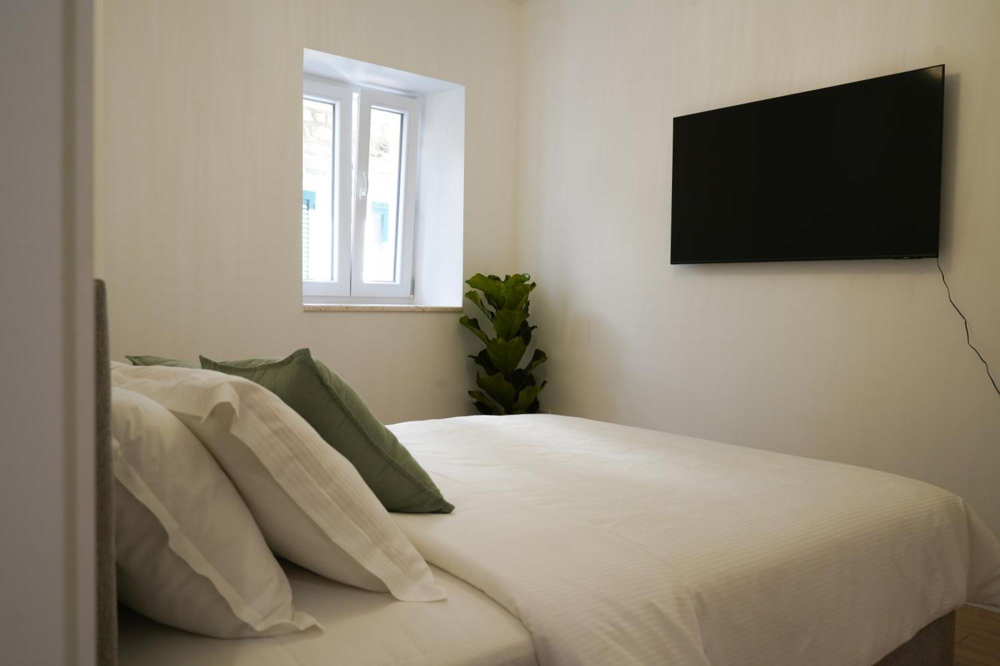 Apartman Luxury Seaside For 4, Steps From The Beaches, Bars, Restaurants, Center Of Stobrec *