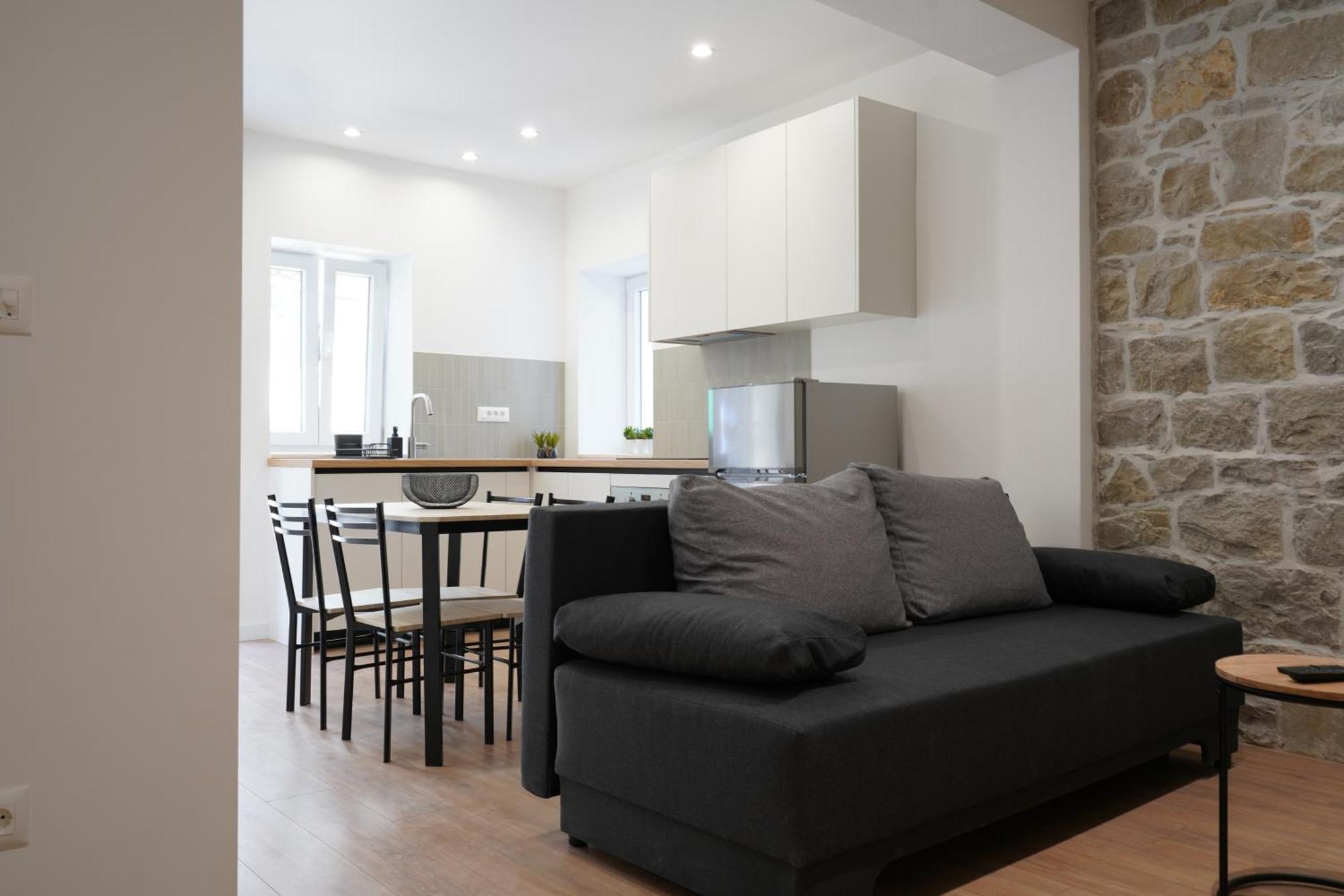 Apartman Luxury Seaside For 4, Steps From The Beaches, Bars, Restaurants, Center Of Stobrec *
